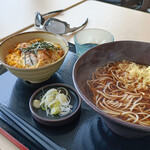 ゆで太郎 もつ次郎 - 料理写真:みにかつ丼セット、920円。