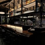 The Public Place - 暗めの雰囲気で良く夜景が見えます