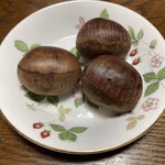 かたくり館 - 茹で上がった栗　なかはホクホク甘みも抜群