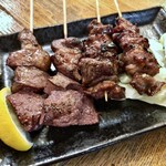 立呑処 はいから - ハツ串焼き、すじ串焼き