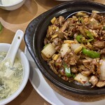 湖南四川料理 湘厨 - 砂肝土鍋めし　950円(税込)