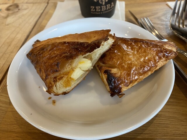 ZEBRA Coffee&Croissant 稲城中央公園店 - 稲城/カフェ | 食べログ