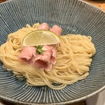 おダシと銀しゃり 中華そば 蒼し - 綺麗に、盛り付けられています