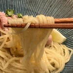 おダシと銀しゃり 中華そば 蒼し - 麺、にゅ〜〜ん！