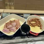 ホテル オーレ イン - ウインナーと、ベーコン