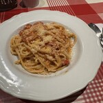 ラ クレアトゥーラ - スパゲットーニ ニンニクとトマトのソース