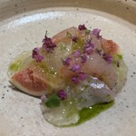 Selvaggio - いちじく、天然ヒラメ、甘エビレモンのソース