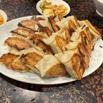 餃子の店 味の横綱 - ビジュアルで圧倒