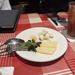ラ クレアトゥーラ - 2種チーズ盛り合わせ