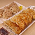 もん亭 - 料理写真:シューマイ、焼餃子
