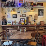 ミディアム - 店内