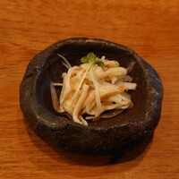 鶏一途 - お通し(鳥皮ポン酢)