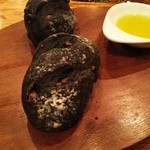 ラカンデラ - イカ墨パン