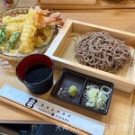 天丼うしおや - 大きな海老天ぷら蕎麦