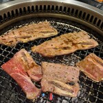 炭火焼肉しん - 