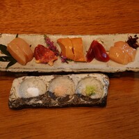 鶏一途 - 地鶏刺身の盛り合わせ(胸肉、心臓、白肝、砂肝、ささみ)、(宮古島塩、岩塩、わさび)