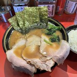 家系ラーメン王道乃印ふく家 - 