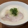 らぁ麺まほろば - 地鶏と貝の泡白湯。