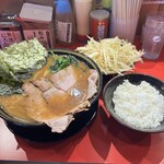 家系ラーメン王道乃印ふく家 - 