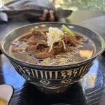 お食事処 比蘭樹 - 丸底丼にそばたっぷり。