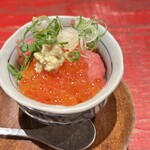 鮨 まぜき - 北海道の噴火湾のいくらとマグロの小丼