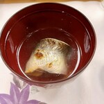 穴子料理と地酒 浅草 川井 - 天然鮎のお椀　四万十川産