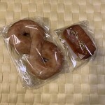 グリーン サム 渋谷店 - 購入品。左からグリーンサム、ピスタチオコロネ。