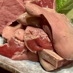 地鶏・牛・豚　みのと - 鶏白レバ刺し 770円(税込)