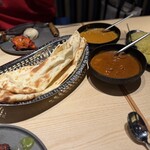 ディヤ - 手前が私のチキンミルチで奥が奥さんのパニールブルーチです。本格的なだけあり、チキンミルチが辛い‼️胡椒がよく聞いています。パニールブルーチはカッテージチーズがいい仕事をしてくれています♪