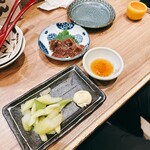 おでん屋たけし - おでん以外に刮目した、レバーもどきヒラタケとセロリの浅漬け