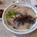 はかたや 春日店 - 博多ラーメン290円  きくらげトッピング100円