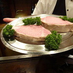 ステーキハウス バロン - 熊本県産黒毛和牛A5 刺し12番の熟成シャトーブリアン♪（トリミング前）