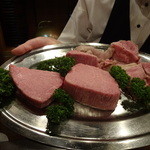 ステーキハウス バロン - 元肉5割のトリミング後。めっちゃ綺麗なお肉！！