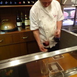 ステーキハウス バロン - マスターがグラスに注いでグルングルン撹拌してくれますＷ