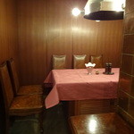 ステーキハウス バロン - 奥のテーブル席