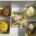 パティスリープロムナード - 左上トイプー、真ん中シーズー、右下パグ