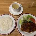 愛菜厨房 リヴィエール - ビクトリアカツのセット