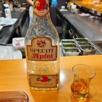 レストラン パティスリー ジェイエス - りんごのリキュール　日本ではほぼここでしか飲めない