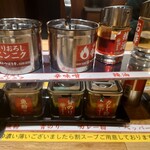 麺屋 つばき亭 - 味変アイテム豊富　すりおろしニンニクがオススメ♪