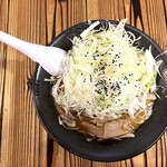 麺屋 はやたろう - 料理写真:黒旨+ネギ盛（チャーシュー抜き）