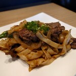 Farm Dining MOCO - ジンギスカンうどん 1,200円(税込)
      