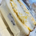 HUG BAKERY - 卵サンド３１０円