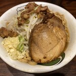 ラーメン 雷 東京本丸店 - 
