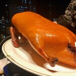 中国飯店 春秋 - ✨春秋style 焼き立て北京ダック（焼き上がったものをスタッフさんがテーブル席まで持ってきて見せてくれる）✨