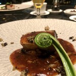 中国飯店 春秋 - ✨福井県産寒ブリの低温調理と新玉葱の焼き物 中国漬け大根と蕗の薹入り黒豆ソースかけ✨