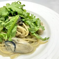 真牡蠣と春菊のスパゲティーニ