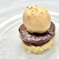 紅玉リンゴのタルトタタン メープルシロップのアイス添え