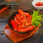 名古屋コーチン鉄板酒場とりしげ - カープのウインナー