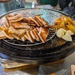 とんちゃん 元祖サムギョプサル - 