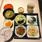 やよい軒 - 料理写真:名前忘れちゃったなぁ、、、なんとか御膳?